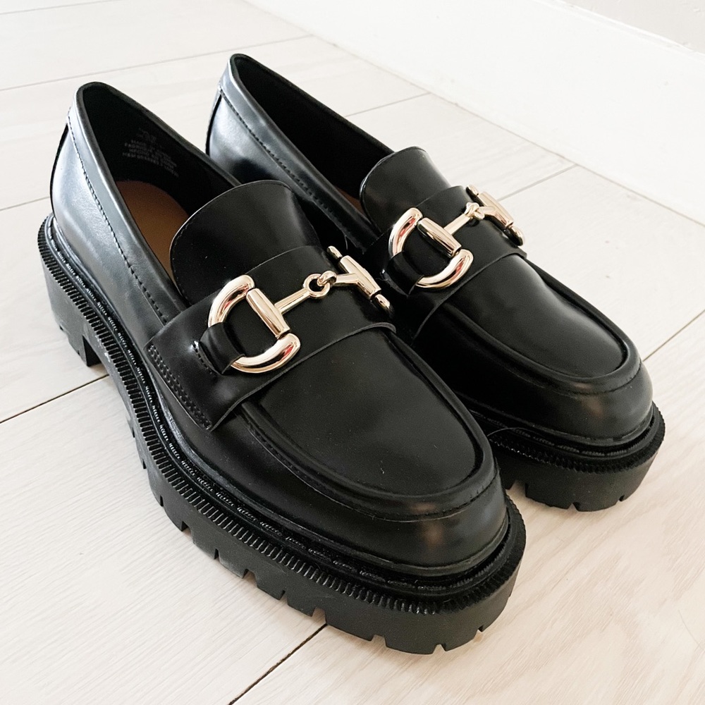 H&M black chunky loafers. Brand new. Never been worn. So cute! Size 8. Fast ship